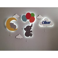 Set Von 4 Kinderzimmer Wandleuchten, Personalisiertes Wolken Led Licht + Schlafender Elefant Auf Mond Benutzerdefinierte Bunte Luftballons, Kinder von AlishPlace
