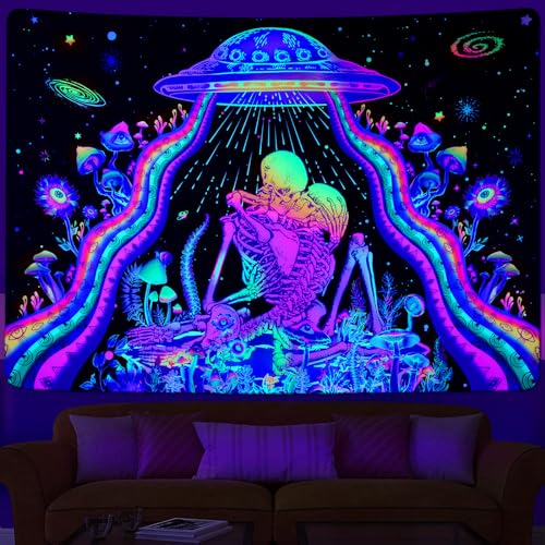 Alishomtll Schwarzlicht Wandteppich Bunt Paar Skelett UV reaktiv UFO Pilz Wandbehang Schädel Glühen im Dunkeln Galaxy Pflanzen Wandtuch für Schlafzimmer Wohnzimmer 150x130cm von Alishomtll