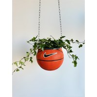 Handgefertigte Orange Basketball Hängeampel - 56 cm Umfang von AllByAlexx