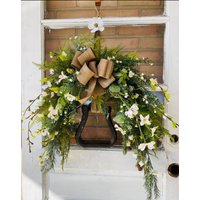 Country Western Stirrup Cowgirl Swag Kranz - Rustikales Landhaus Dekor Muttertagsgeschenk Country Western Stirrup Cowgirl Swag Kranz - Rustikales Landhaus Dekor Muttertagsgeschenk von Alldesignsequine