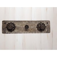 Rustikale Garderobe Altholz Hakenleiste Landhaus Shabby Einzelstück von Allerholz