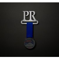 Pr - Persönlicher Rekord Verschiedene Font-Optionen Zur Verfügung Alliierte Medaille Aufhänger Halter Display Rack von AlliedMedalHangers