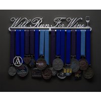 Will Run For Wine - Allied Medaille Aufhänger Halter Display Rack von AlliedMedalHangers