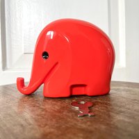 Designklassiker Drumbo Luigi Colani Elefant Rot Spardose Vintage Popart Dresdner Bank von Allrounderszurich