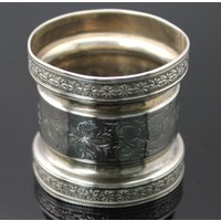 1876S George W. Shiebler & Co Newyork/Flower Muster Edge Floral Design Solid Sterling Silber Serviette Ring von AllureUnited