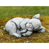 Bulldogge Garten Statue | Schlafende Frenchie Outdoor Decor Hundeskulptur in Steinoptik Gedenktier Gartenverzierung Terrasse Art Bulldogge Garten Statue | Schlafende Frenchie Outdoor Decor Hundeskulptur in Steinoptik Gedenktier Gartenverzierung Terrasse Art von AlmondStone