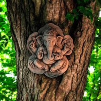 Handgefertigte Ganesha Wand Skulptur | Steineffekt Hindu Gottheit Wandkunst Indoor Outdoor Garten Dekor Meditationsraum Altar Zum Aufhängen Handgefertigte Ganesha Wand Skulptur | Steineffekt Hindu Gottheit Wandkunst Indoor Outdoor Garten Dekor Meditationsraum Altar Zum Aufhängen von AlmondStone