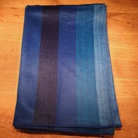 Wunderschöne Kuschelige Wohndecke Aus Babyalpakawolle, Blautöne, Gewebtes Unikat von AlphaAlpakaUnikate