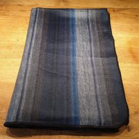 Wunderschöne Kuschelige Wohndecke Aus Babyalpakawolle, Schwarz-Blau - Grau-Gestreift, Gewebtes Unikat von AlphaAlpakaUnikate