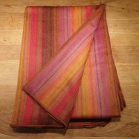 Wunderschöne Kuschelige Wohndecke Aus Babyalpakawolle, Warme Farben, Gestreift, Gewebtes Unikat Wunderschöne Kuschelige Wohndecke Aus Babyalpakawolle, Warme Farben, Gestreift, Gewebtes Unikat von AlphaAlpakaUnikate