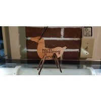 3D Holz Reindeer Statue Mit Namen Benutzerdefinierte von AlteredGoodsStore