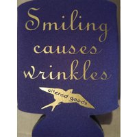Lächeln Verursacht Winkles Bier Kann Kühler von AlteredGoodsStore