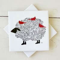 Gelockte Schaf-Keramik-Untersetzer von AlysonChaseStudio