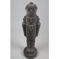 AM Design Weihnachtsfigur "Nussknacker mit samtweichem Flock" von Am Design