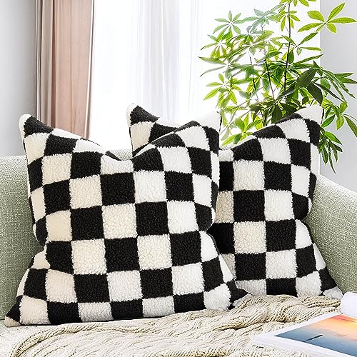 AmHoo 2 Stück dekorative Kissenbezüge aus Schachbrett, luxuriös, superweiches Kunstfell-Wolle, Set für Couch, Sofa, Schlafzimmer, 45,7 x 45,7 cm, Schwarz von AmHoo