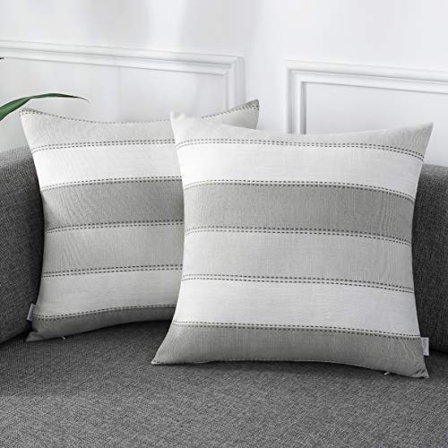 AmHoo 2er Set Streifen Kissenbezüge Kissenhülle Leinenoptik Sofakissen Dekorative Dekokissen Couchkissen für Sofa Büro Couch Schlafzimmer Wohnzimmer 50x50 cm Hellgrau Weiß von AmHoo