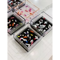 4x4 Verschiedene Pillen Schmuck Oder Ringschale Mit Goldflocken in Klarem Resin Perfekt Für Medizinstudent Apotheker Geschenk Jonathan Adler Insp von AmandaHoltzDesigns