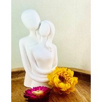 Deko-Figur Liebespaar in Umarmung Deko-Figur Liebespaar in Umarmung von AmareInFigura