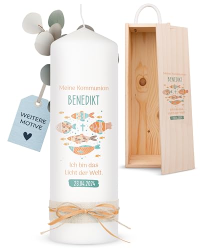 AMARI ® Kommunionkerze personalisiert Glaubensfisch (002.08.06) H:25cm/⌀:8cm - Kerze Kommunion - Kommunionkerze Junge/Mädchen - Kommunionkerze selbst gestalten - Kommunionkerze personalisiert von Amari