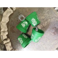 4 Grüne Blume Topf Serviette Ringe Knusprig Grün Mit Weißen Blumen Frühling Zeit Servietten Mix Und Match von AmazingCollections