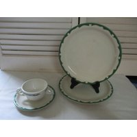 Restaurant Ware 4 Stück Set Grün-Weiß Tasse, Unterteller Und 2 Teller von AmazingCollections