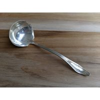 Antike Holmes & Edwards Silber 1916 Jamestown Kleine Solide Sahne/Sauce Mayo Schöpflöffel 13, 5 cm Antike Holmes & Edwards Silber 1916 Jamestown Kleine Solide Sahne/Sauce Mayo Schöpflöffel 13, 5 cm von AmazingSilver21