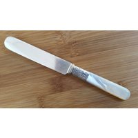 Antike Landers Frary & Clark Perlmutt Sterling Band Silberplate Blade Dessert Messer 6 3/8", 2Er Set von AmazingSilver21