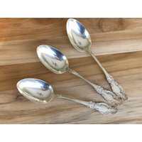 Antikes Sammlerstück Simmons Bros 1898 Melrose Servier Esslöffel 8", 3Er Set Antikes Sammlerstück Simmons Bros 1898 Melrose Servier Esslöffel 8", 3Er Set von AmazingSilver21