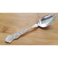 Antikes Sammlerstück Wallace Silber New York State Teelöffel 15 cm Antikes Sammlerstück Wallace Silber New York State Teelöffel 15 cm von AmazingSilver21