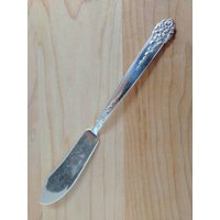 Vintage King Edward Silber 1949 Moss Rose Flachgriff Meister Buttermesser 7" Vintage King Edward Silber 1949 Moss Rose Flachgriff Meister Buttermesser 7" von AmazingSilver21