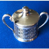 Vintage Superior Vierfach Teller Pierced/Reticulated Condiment Holder W/Glass Inset & Deckel, Mono J von AmazingSilver21