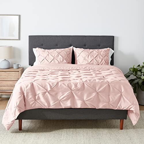Amazon Basics 3-teiliges Daunen-Alternative-Steppdecken-Set, Steppdecke 229 x 239 cm & 2 Kissenbezüge 51 x 66 cm, Gehaucht Rosa, Kirschband mit Paspelkanten von Amazon Basics