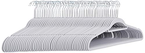 Amazon Basics Anzug-Kleiderbügel, beflockt, mit Krawattenbügel, Hellgrau, 50er-Pack von Amazon Basics