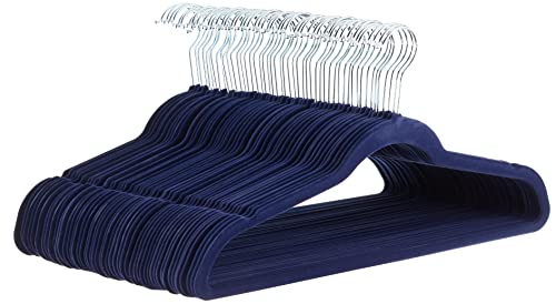 Amazon Basics Kleiderbügel für Anzüge, aus Samt, schmal, rutschfest, 50 Stück, Marineblau, Silber von Amazon Basics