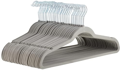 Amazon Basics Kleiderbügel aus Samt für Anzüge, grau, schmal, rutschfest, 50er-Pack von Amazon Basics