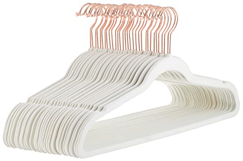 Amazon Basics Velvet Suit Hangers, 30 Stück, Ivory/Gold von Amazon Basics