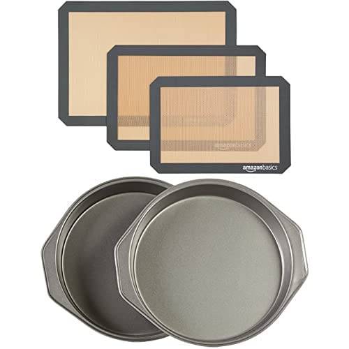 Baking Mat and Cake Pan von Amazon Basics