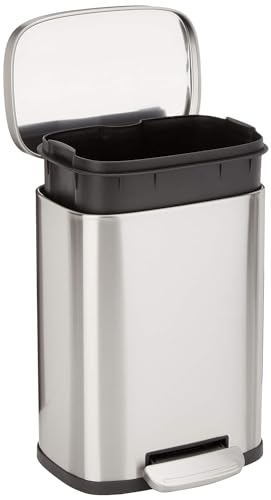 Amazon Basics Mülleimer, schmutzabweisend, rechteckig, mit sanft schließendem Fußpedal, gebürsteter Edelstahl, für kleine Räume, silber, 5 l, 18,5 x 21,6 x 30 cm (L x B x H) von Amazon Basics