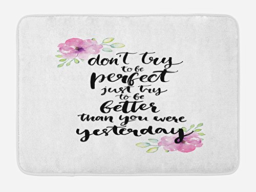 Ambesonne Badvorleger mit Aufschrift "Enchanting Words Be Better Than Yesterday", Plüsch-Badezimmerdekormatte mit rutschfester Unterseite, 76,7 x 50,8 cm, Rosenschwarz von Ambesonne