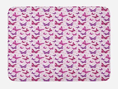 Ambesonne Violette Badematte, abstrakte Schmetterlinge auf floralem Hintergrund, feminine romantische Illustration, Plüsch-Badezimmerdekormatte mit rutschfester Unterseite, 76,7 x 50,8 cm von Ambesonne