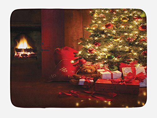 Ambesonne Weihnachts-Badematte, Weihnachts-Szenenfeiern mit Baum und Geschenken am Kamin, Plüsch-Badezimmerdekormatte mit rutschfester Unterseite, 76,7 x 50,8 cm, Rot / Gelb von Ambesonne