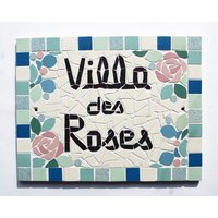 Adressschild Aus Keramikmosaik, Hausnummer Oder Tür, 27x21cm, Zum Aufhängen, Floraler Stil, Möglichkeit Der Individuellen Farbgestaltung von AmeliaHurstArt