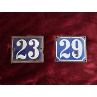 Altes Hausnummer Schild Vintage Emailleschild Blaue Retro 23 29 Nummer Haus Dunkelblau Deutschland Shabby Chic von AmelotDE