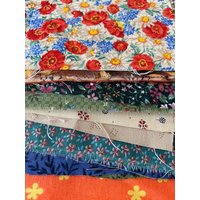 30 Stück 55 Quiltquadrate Aus Meist Blumenstoff. Gesteppte Patchwork-Blöcke. Spring Flower Kollektion.5x5 Quadrate von AmethyCrafts