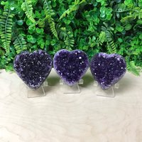 4 "Höhe Natürlicher Amethyst Herzförmiger Cluster Geode Stein Dark Purple Crystal Quartz Auf Stand Uruguay # D1016-1018 von AmethystCreationShop