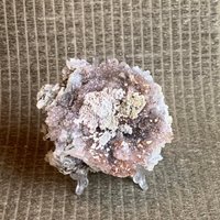 Galaxy Chalcedon Regenbogen Achat Geode Pink/Hell Lila Quarz Rohgeode Heilstein Energie K1046 von AmethystCreationShop