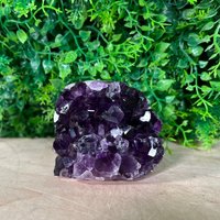 Natürliche Probe 2, 4 "Große Rohe Kathedrale Amethyst Cluster Dunkel & Großer Lila Quarz Polierte Kante Basis Geode Steinheilung #1693 von AmethystCreationShop