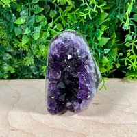 Natürlicher Roher Amethyst-Cluster-Schliff-Geode-stein, Dunkelvioletter Quarz, Polierter Rand, Energieheilstein #1690 von AmethystCreationShop