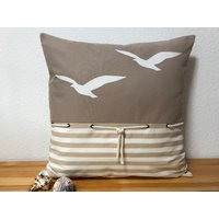 1 Maritime Kissen, Landhausstil Kissenhülle, Kissenbezug, Dekokissen Möwen Beige/Weiß 50x50cm von Ammerkind