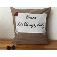 1x Landhausstil Kissenhülle Kissenbezug Omas Lieblingsplatz Beige/Braun 40x40cm von Ammerkind